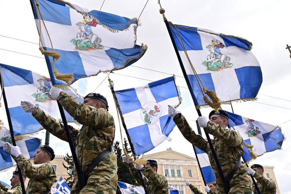 Με τα νέα οπλικά συστήματα η μεγάλη παρέλαση για την 25η Μαρτίου στο κέντρο της Αθήνας [εικόνες – βίντεο]