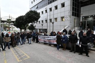 Συμβολικός αποκλεισμός από ΠΕΜΕΝ και ΣΤΕΦΕΝΣΩΝ στα γραφεία της Ένωσης Ελλήνων Εφοπλιστών