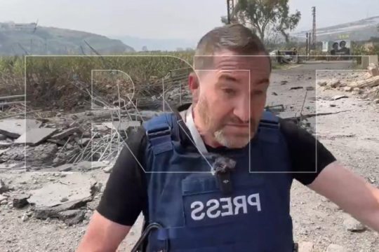 «Το Ισραήλ ήθελε να με σκοτώσει» - Τι καταγγέλλει ο ρεπόρτερ για τον πύραυλο που έσκασε δίπλα του στον Λίβανο