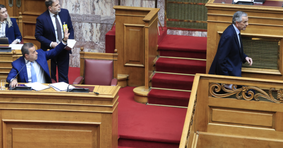 Η κόντρα συνεχίζεται: Συνεργάτες Σαμαρά απαντάνε στον Παπασταύρου