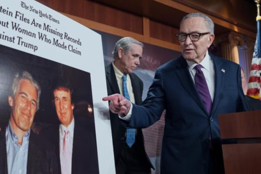 Σκάνδαλο Έπστιν: Στο φως έγγραφα του FBI με κατηγορίες κατά Τραμπ για σεξουαλική κακοποίηση