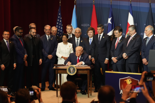 Ο Τραμπ ζητά στρατιωτική δράση κατά των καρτέλ από ηγέτες της Λ. Αμερικής