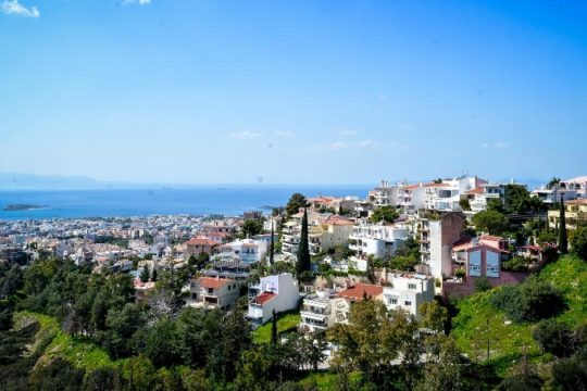 Ανοιξιάτική Κυριακή στο μεγαλύτερο μέρος της χώρας - Βροχές στα δυτικά