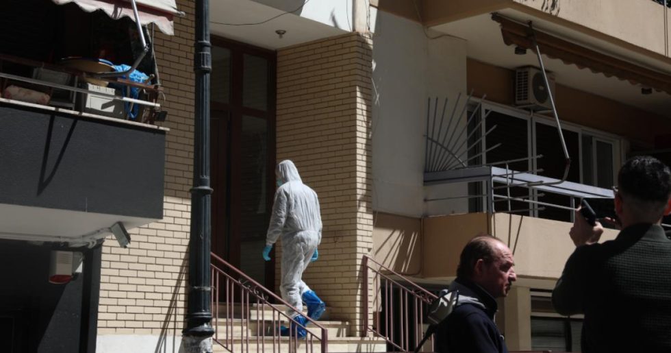 Ζωγράφου: Μυστήριο με τις δύο νεκρές στο διαμέρισμα - Απροσδιόριστα τα αίτια θανάτου