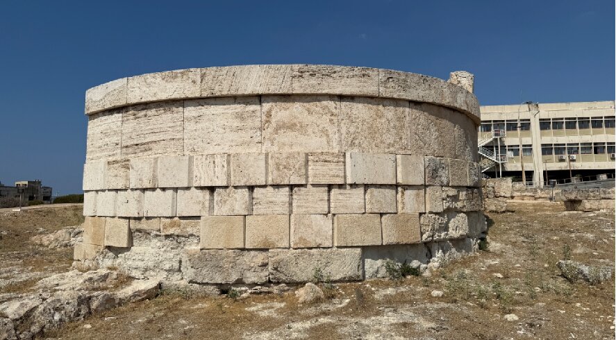 Άποψη του ανατολικού κυκλικού πύργου | ΥΠ.ΠΟ.