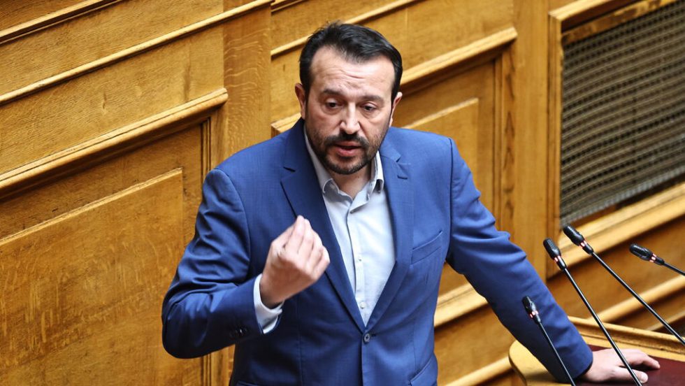 Ο κοινοβουλευτικός εκπρόσωπος του ΣΥΡΙΖΑ, Νίκος Παππάς, επιμένει ότι με βάση τους νέους δημοσιονομικούς κανόνες η κυβέρνηση έχει δυνατότητα να επιστρέψει στους πολίτες κοντά στο 1% του ΑΕΠ | ΓΙΑΝΝΗΣ ΠΑΝΑΓΟΠΟΥΛΟΣ/EUROKINISSI