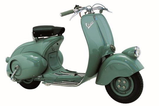 H Vespa γιορτάζει τα πρώτα ογδόντα χρόνια της
