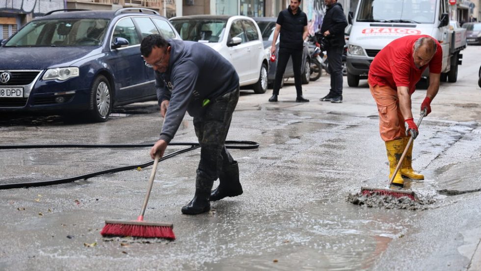 Καθιζήσεις και λασποπλημμύρα στο πέρασμα του Μετροπόντικα