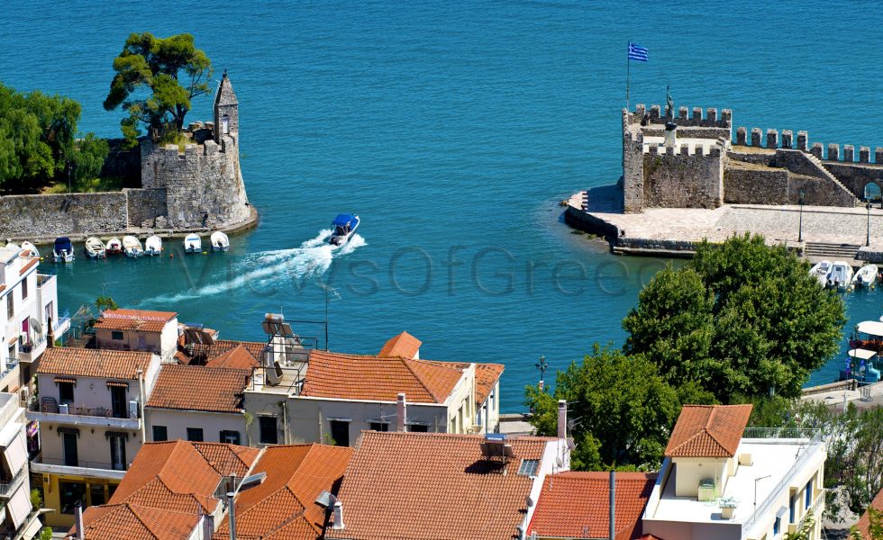 Το λιμάνι της Ναυπάκτου όπως το βλέπουμε από το κάστρο