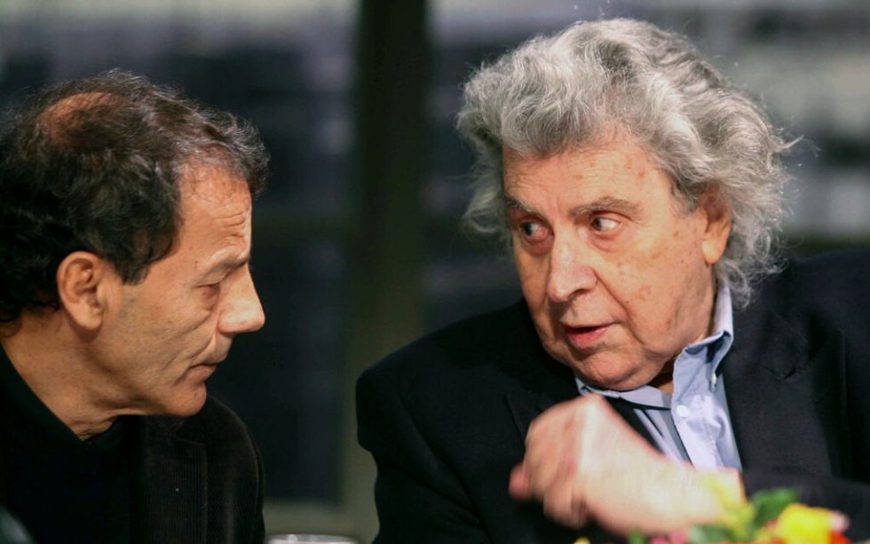 «Είναι αλήθεια ότι ο Μίκης τού εμπιστευόταν μεγάλα έργα του, είτε για να τα ενορχηστρώσει, είτε για να τα παρουσιάσει σε μεγάλα φεστιβάλ», καταθέτει ο Γ. Λιάνης