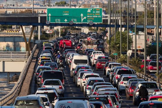 Κίνηση στους δρόμους: Στο «κόκκινο» Κηφισός και Κηφισίας - Καθυστερήσεις στην Αττική Οδό