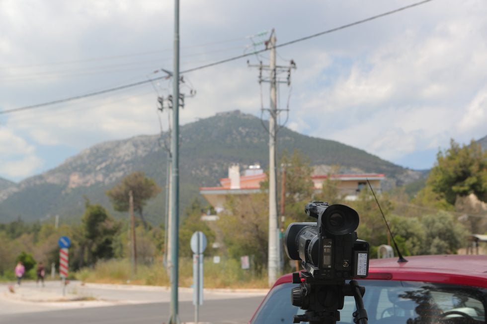 Φωτιά στην Πάρνηθα: Πού στρέφονται οι έρευνες για τα αίτια