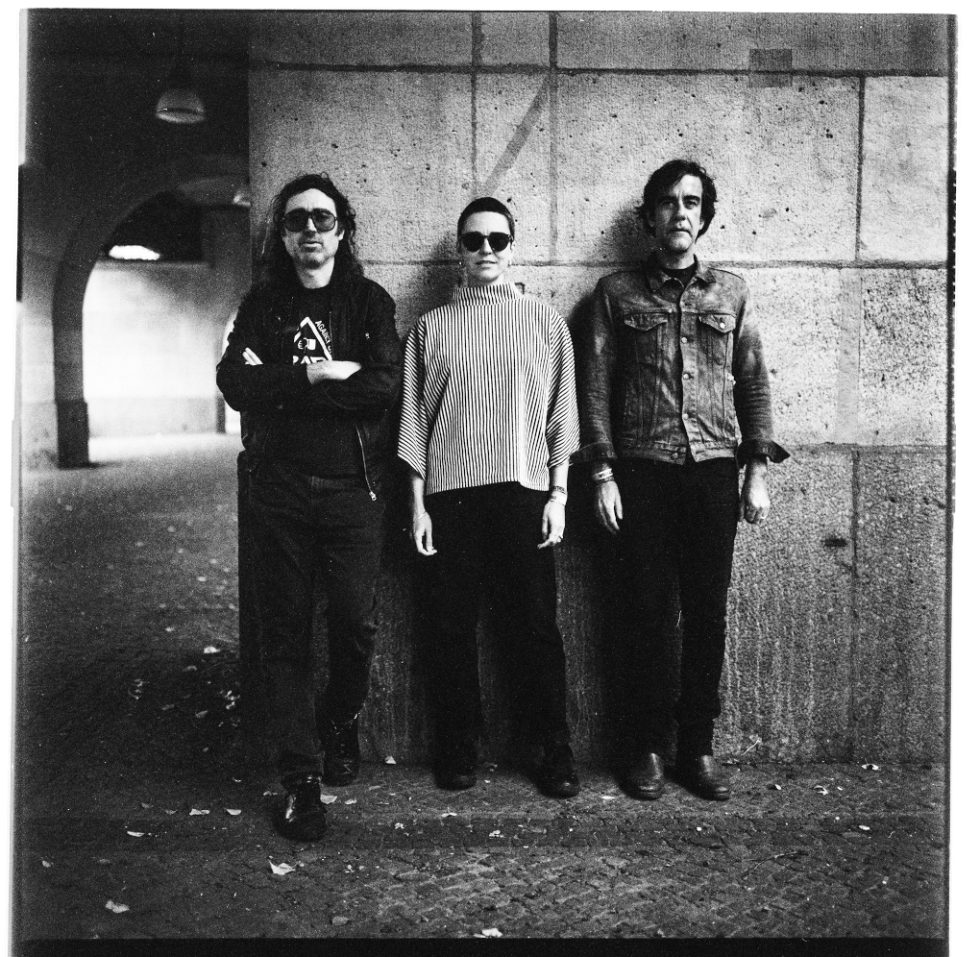 A Place to Bury Strangers: «Χορεύουμε στη άκρη του γκρεμού και νιώθουμε ζωντανοί»
