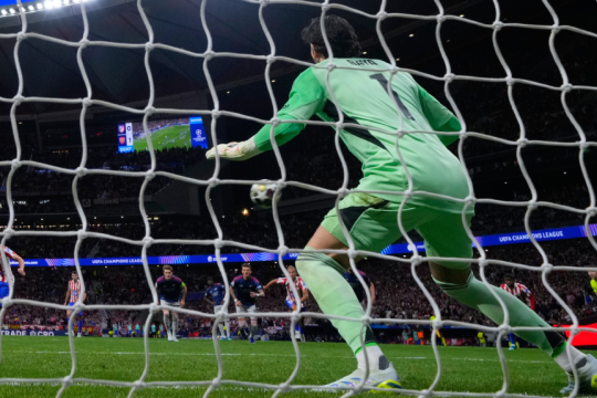 Champions League: Ισοπαλία από τα 11 βήματα για Ατλέτικο και Άρσεναλ - Στο Λονδίνο θα κριθεί η πρόκριση