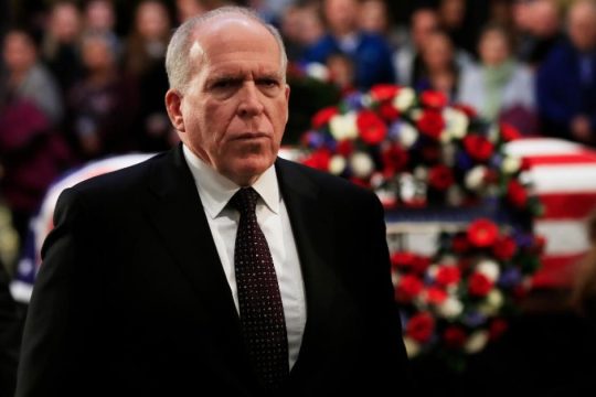 Πρώην επικεφαλής της CIA ζητά την αποπομπή Τραμπ - «Η 25η τροπολογία γράφτηκε για περιπτώσεις σαν αυτόν»