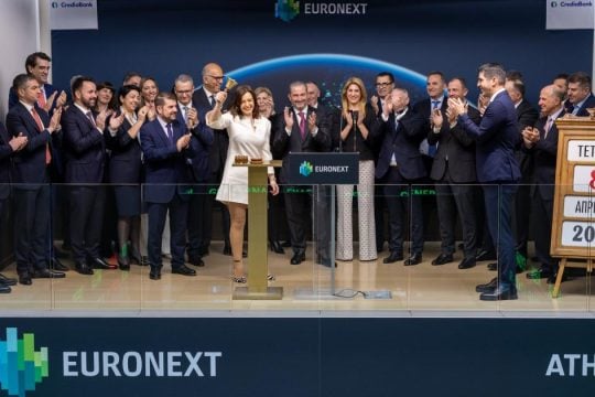 Η CrediaBank χτύπησε το καμπανάκι της συνεδρίασης του Χρηματιστηρίου Αθηνών