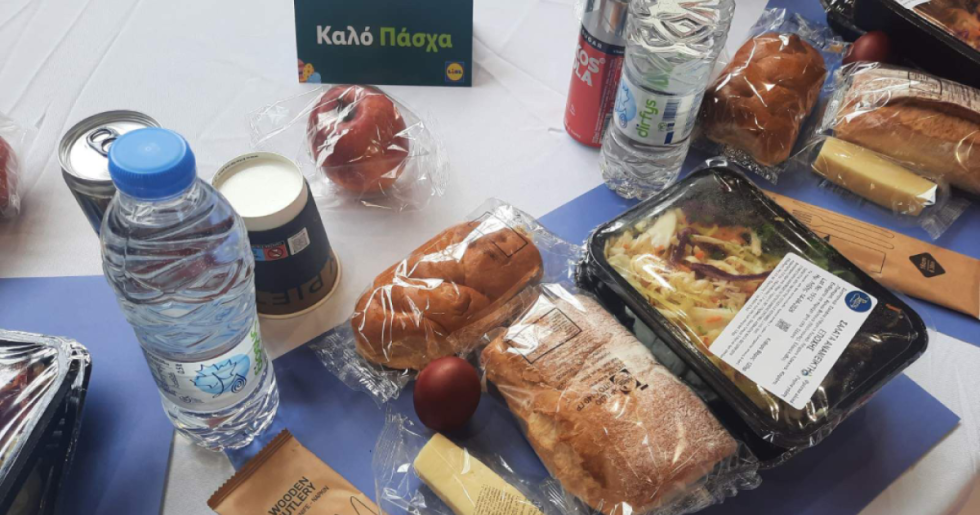 Πασχαλινή αγκαλιά αγάπης από τον δήμο Αθηναίων: 1.300 γεύματα σε άστεγους και ευάλωτους πολίτες