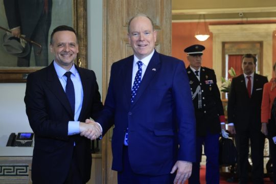 Τα... τσίπουρα του Χάρη Δούκα με τον πρίγκιπα Αλβέρτο και οι ατάκες για Σπανούλη και Ολυμπιακό