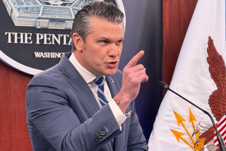 Νέες προειδοποιήσεις Χέγκσεθ κατά της Ευρώπης: «Σταματήστε τα κηρύγματα, καιρός για ρεαλισμό»