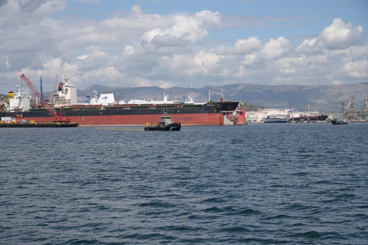 Θαλάσσιο άσκηση με δεξαμενόπλοιο στην Ελευσίνα | ΧΡΙΣΤΙΝΑ ΠΑΠΑΣΤΑΘΟΠΟΥΛΟΥ
