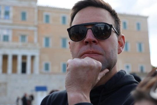 Ο Κασσελάκης υπολόγισε τα χρήματα που πρέπει να επιστρέψει ο Λαζαρίδης στο Δημόσιο