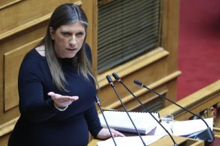 Κωνσταντοπούλου: Κράτος Δίκαιου δεν λέγεται το κράτος που επιτρέπει στο κυβερνών κόμμα να χρωστά 550 εκατ. ευρώ στις τράπεζες
