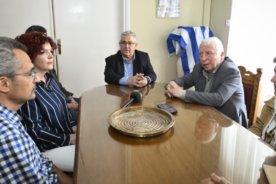 «Ζήσε Μάη μου να φας τριφύλλι» - Το σχόλιο του Κουτσούμπα από τη Λέσβο για τα κυβερνητικά μέτρα στους κτηνοτρόφους
