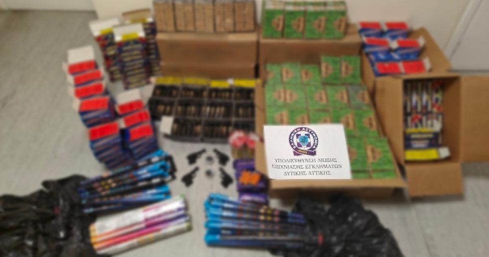 Μενίδι: Εντοπίστηκαν 22.000 κροτίδες κρυμμένες σε καφενείο - Συνελήφθη ο ιδιοκτήτης