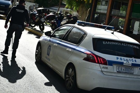 Βέροια: Στο αυτόφωρο το ζευγάρι για το επεισόδιο στη ΔΥΠΑ - Καταγγέλλουν το περιστατικό οι εργαζόμενοι