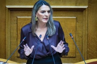Πέρκα: Ο εθισμός στη στρεβλή κανονικότητα Μητσοτάκη, η μεγαλύτερη ήττα μιας δημοκρατικής κοινωνίας