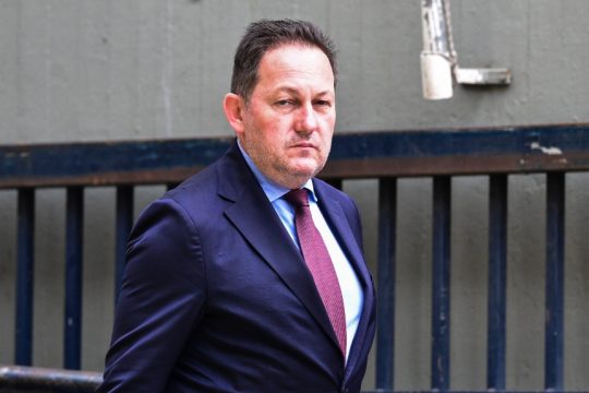ΟΠΕΚΕΠΕ: Το πρώτο «αντάρτικο» από τον Πέτσα - Θα απέχει από την ψηφοφορία για τις άρσεις ασυλίας