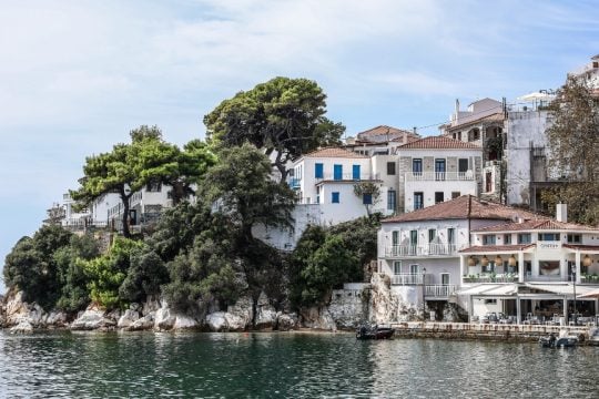 Η Σκιάθος στο επίκεντρο του διεθνούς διαλόγου -Τι φέρνει το AGORA στο νησί