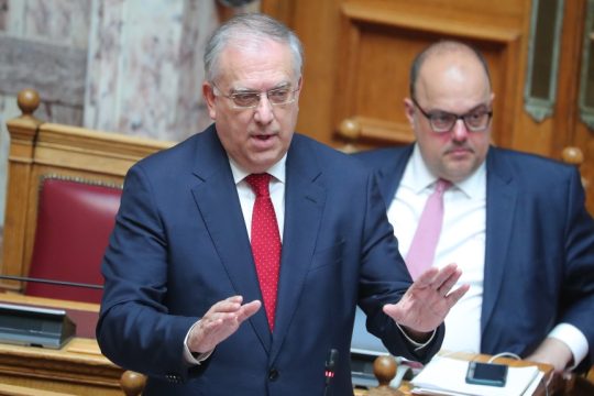 Θεοδωρικάκος: Τέλος στα ψιλά γράμματα και τις αυθαίρετες πρακτικές σε δάνεια έως 100.000 ευρώ