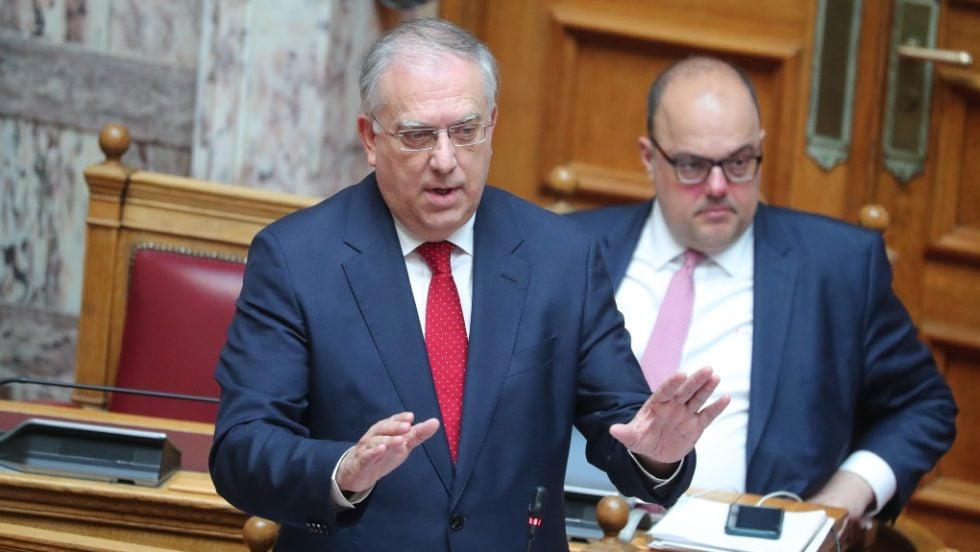 Θεοδωρικάκος: Τέλος στα ψιλά γράμματα και τις αυθαίρετες πρακτικές σε δάνεια έως 100.000 ευρώ