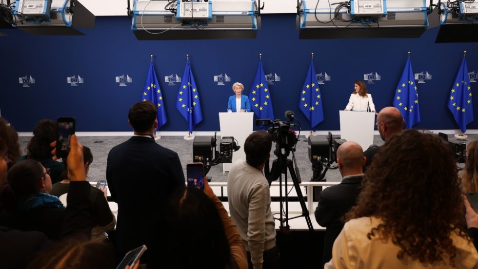 Οι τρεις προτάσεις Κομισιόν για την ενέργεια: «Παρατηρητήριο» καυσίμων, vouchers και στο βάθος απελευθέρωση αποθεμάτων