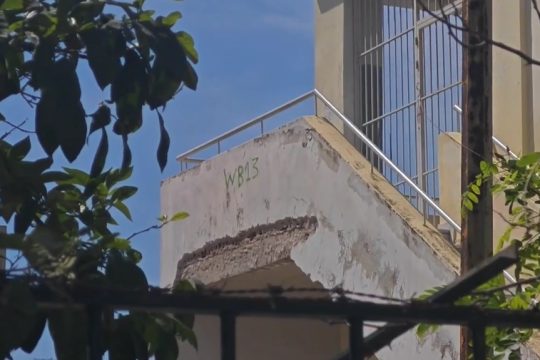 «Έπεσε με το κεφάλι στο έδαφος» - Τι λέει η διευθύντρια του σχολείου στο Χαϊδάρι για τη 13χρονη που έπεσε από το μπαλκόνι