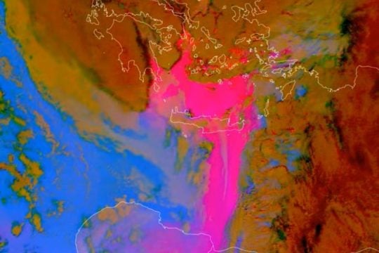 Βίντεο Κολυδά με το «ταξίδι» της αφρικανικής σκόνης που μετέτρεψε την Κρήτη σε... Σαχάρα