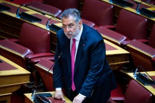 Τα μαζεύει ο Παναγιωτόπουλος για το κόμμα Τσίπρα: «Είμαι ΣΥΡΙΖΑ, είμαι βουλευτής ΣΥΡΙΖΑ»