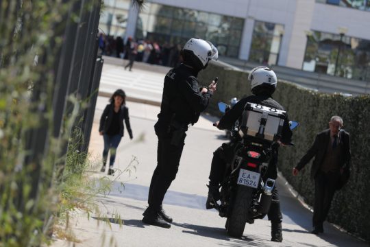 Τι είπε στους αστυνομικούς για τη διπλή επίθεση ο 89χρονος: «Τους τη μπουμπούνισα» - Τα νέα στοιχεία για τον δράστη