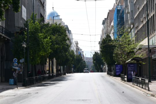 Άδειασε η Αθήνα λόγω Πάσχα και παραδόθηκε... στους τουρίστες [εικόνες]