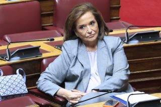 Η Μπακογιάννη καλεί τον Λαζαρίδη να παραιτηθεί: «Δεν το χειρίστηκε καλά, να διευκολύνει τον πρωθυπουργό» [βίντεο]