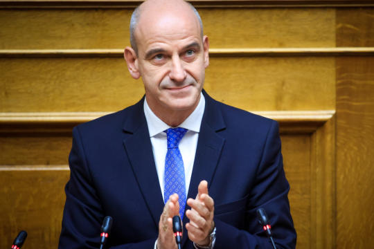 Αιχμές Μπαραλιάκου κατά Σκέρτσου: «Το επιτελικό κράτος έχει ευθύνη για τον ΟΠΕΚΕΠΕ»