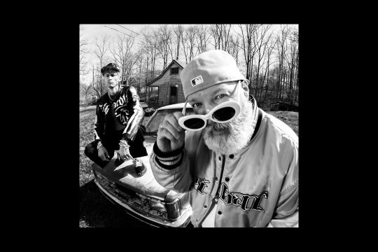Ο mgk και ο Fred Durst κυκλοφορούν το εκρηκτικό single «FIX UR FACE»