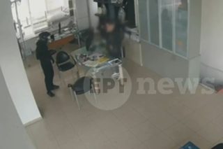 Θεσσαλονίκη: Η στιγμή που κρανοφόρος εκβιάζει 74χρονο επιχειρηματία [βίντεο]