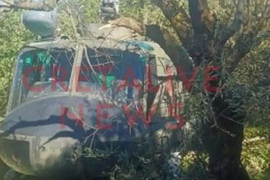 Κρήτη: Πάνω σε ελιά προσγειώθηκε το στρατιωτικό ελικόπτερο - Ο κορμός πέρασε μέσα στην καμπίνα