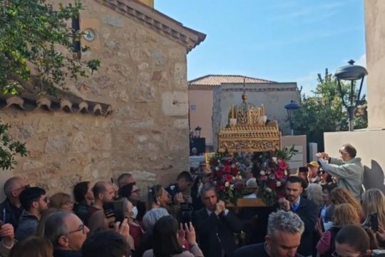 Ο πρώτος Επιτάφιος στου Ψυρρή - Κατάνυξη στη «γειτονιά» του Παπαδιαμάντη [βίντεο]