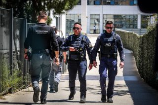 Στον εισαγγελέα ο 89χρονος που άνοιξε πυρ σε ΕΦΚΑ και Πρωτοδικείο - Είχε κλείσει ταξί, πήγε Πάτρα, είχε και εισιτήριο για Ιταλία