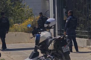 Πυροβολισμοί στην Αθήνα: Επιχείρηση της ΕΛΑΣ στο Πρωτοδικείο για τη σύλληψη του 89χρονου [βίντεο]