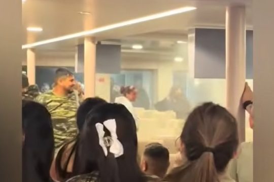 Νέα βίντεο από το «Νήσος Σάμος»: Ζημιές στο πλοίο και σε προσωπικά αντικείμενα από το τσιγάρο που άναψε επιβάτης