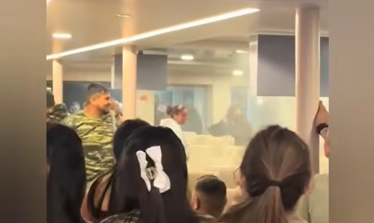 Νέα βίντεο από το «Νήσος Σάμος»: Ζημιές στο πλοίο και σε προσωπικά αντικείμενα από το τσιγάρο που άναψε επιβάτης